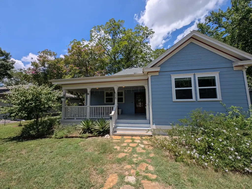 325 S Frio St, Lockhart