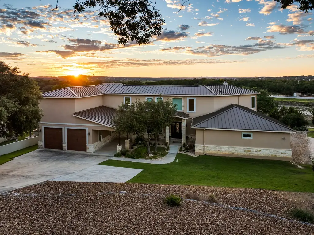 1472 Kings Cove Dr, Canyon Lake