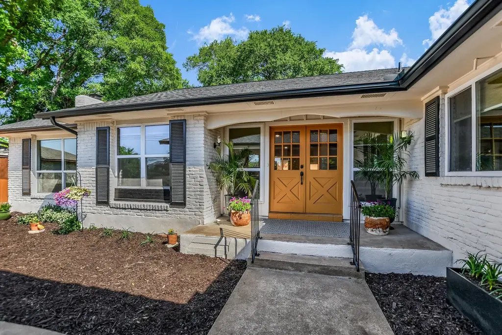 1011 Country Club Rd, Georgetown