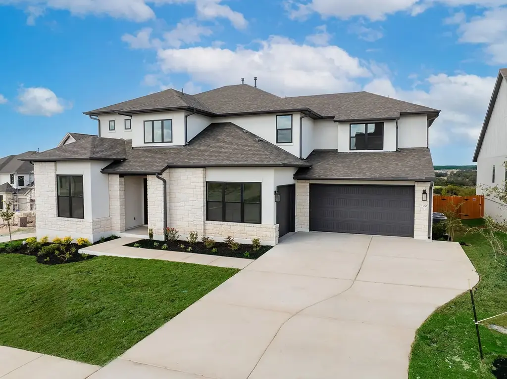 300 Yaklin Dr, Liberty Hill