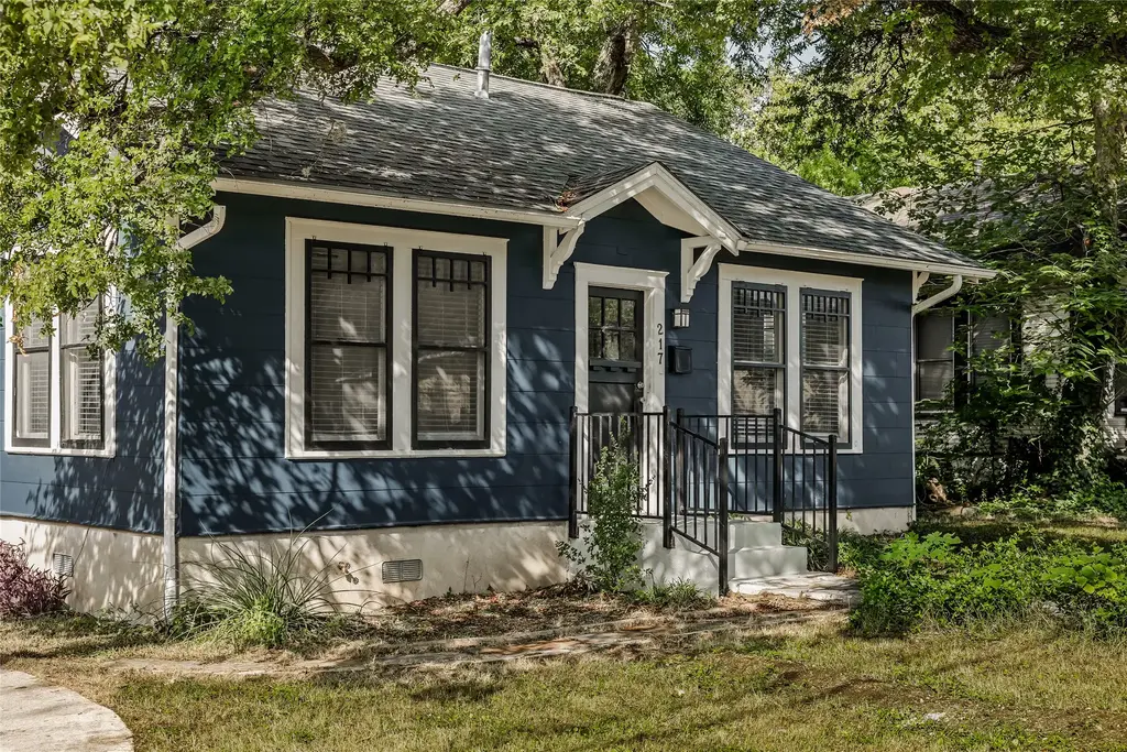 2102 Brackenridge St, Austin
