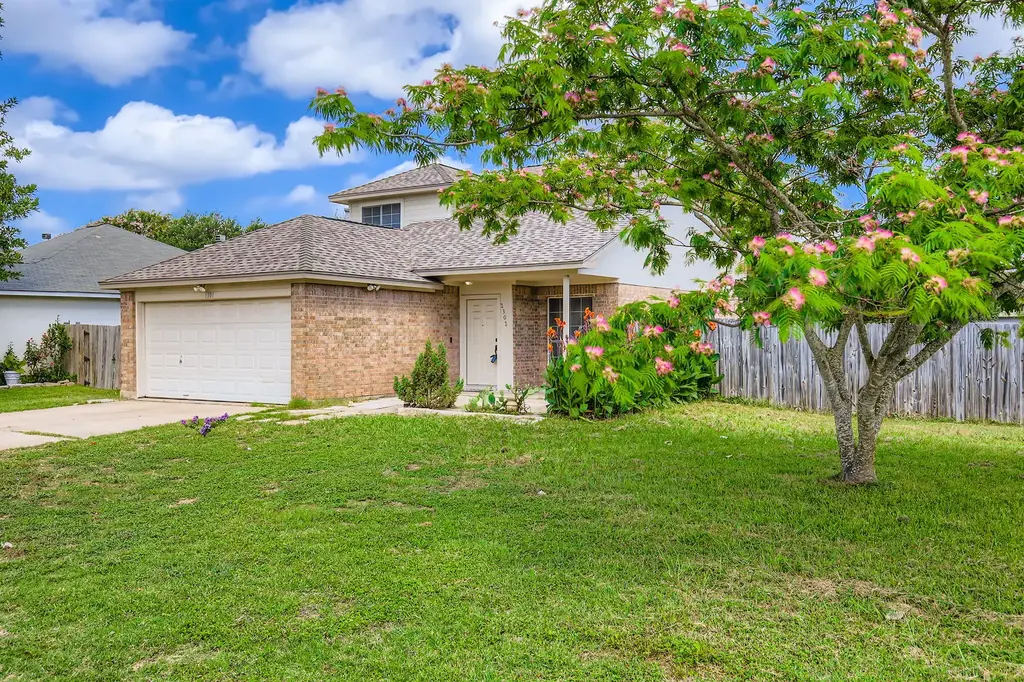 1301 Still Meadow Dr, Leander