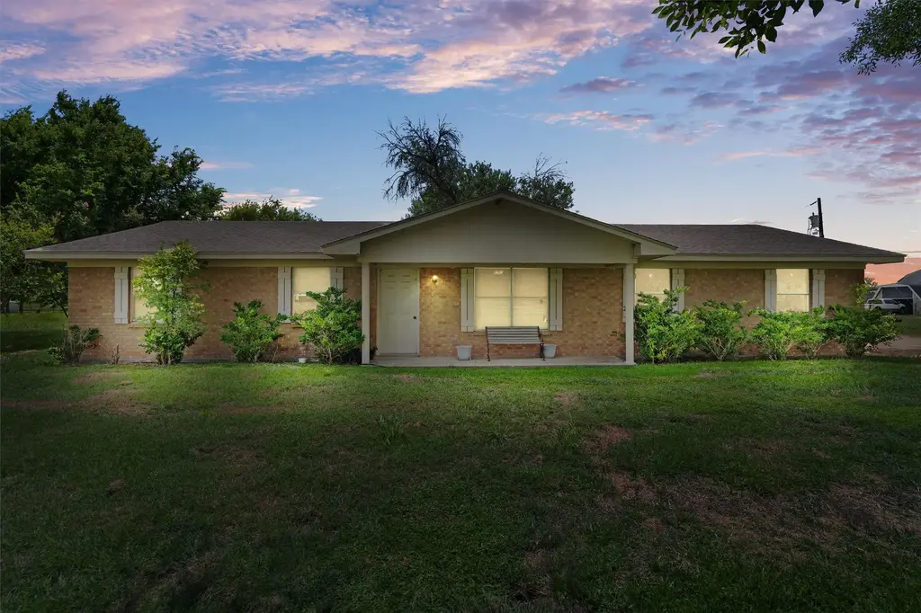 151 Windy Ln, Taylor