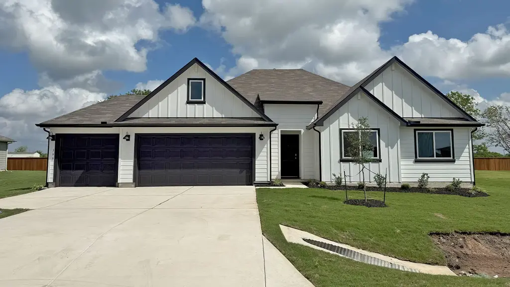 399 Barron Estate Dr, Lockhart