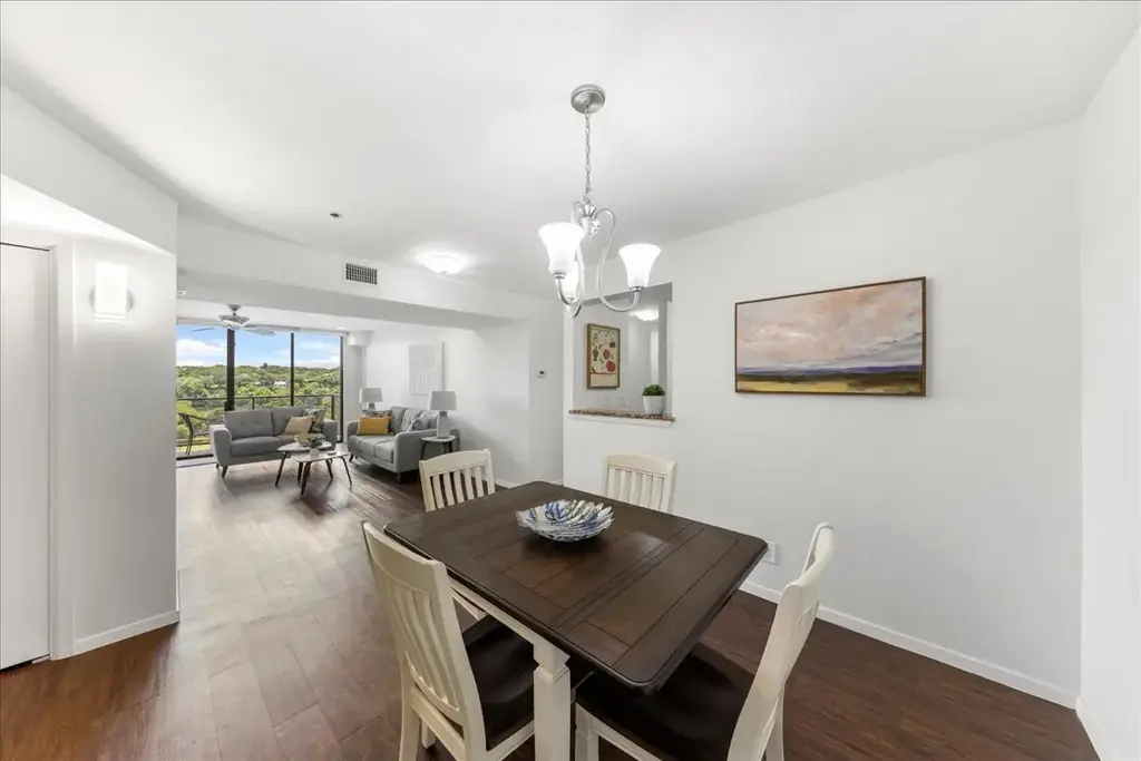 40 N Interstate Hwy 35 6b3, Austin