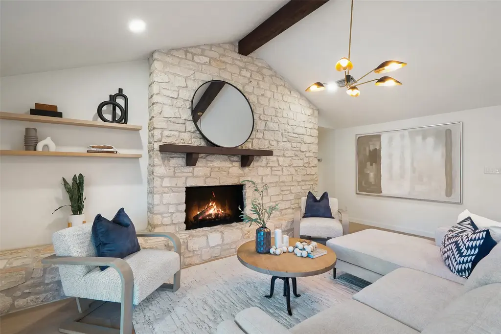506 Explorer, Lakeway