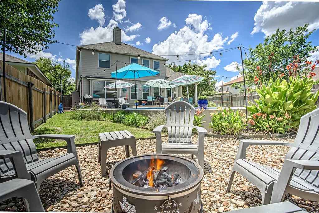 2712 Kickapoo Cavern Dr, Pflugerville