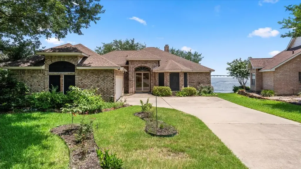 16447 Hunters Trl, Montgomery