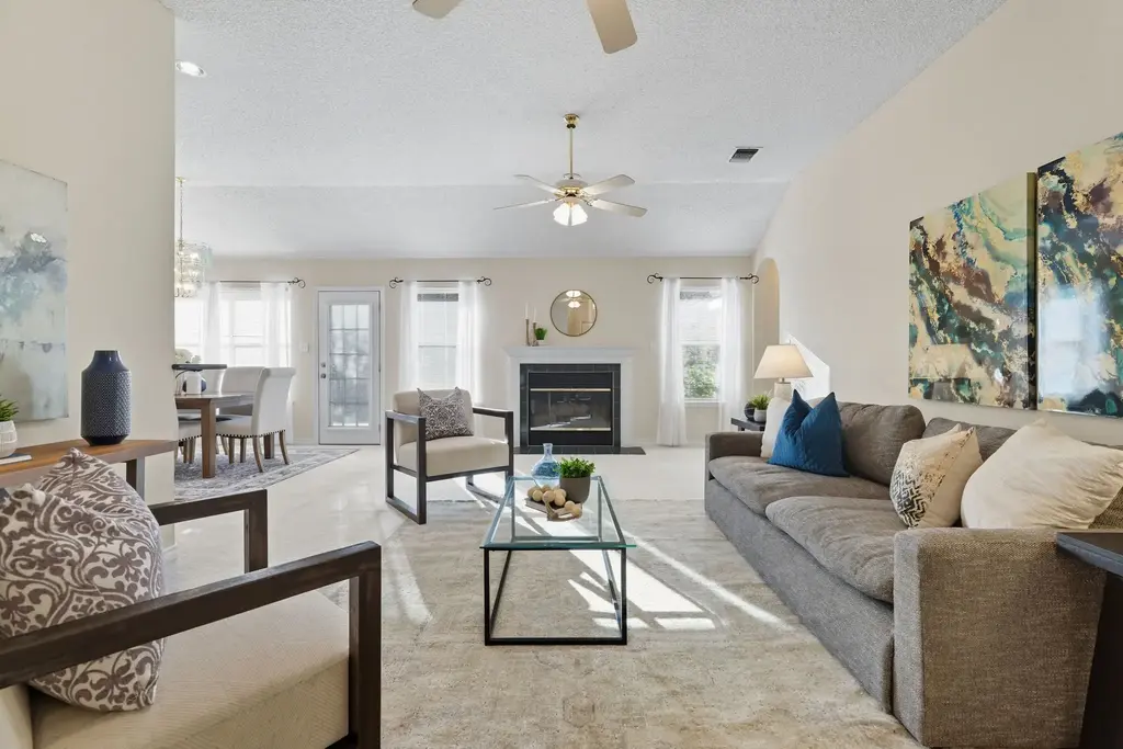 127 Maple Dr, Mountain City