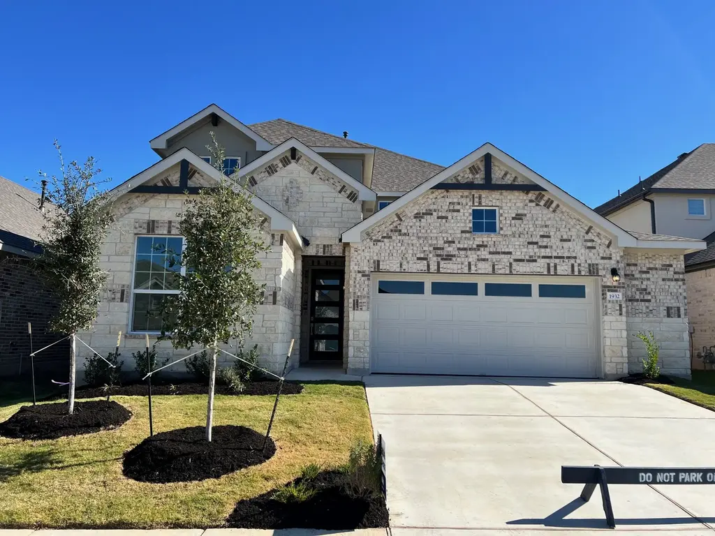 1932 Crooked Creek St, Leander