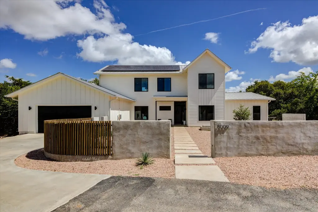 8009 Golden Oaks Ln, Austin