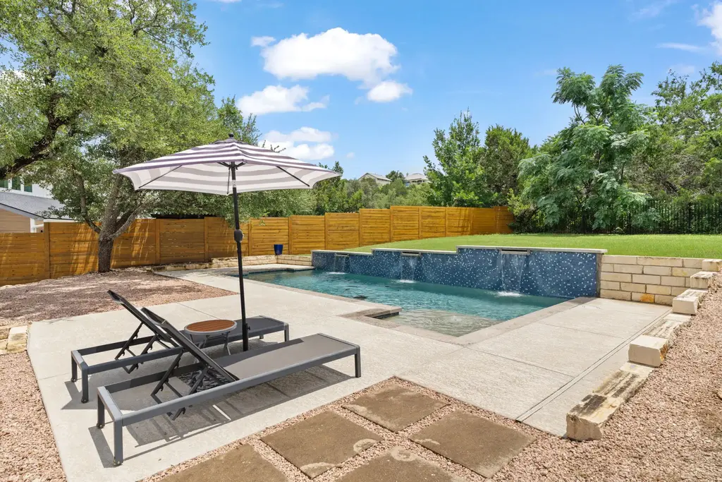 503 Alva Dr, Spicewood