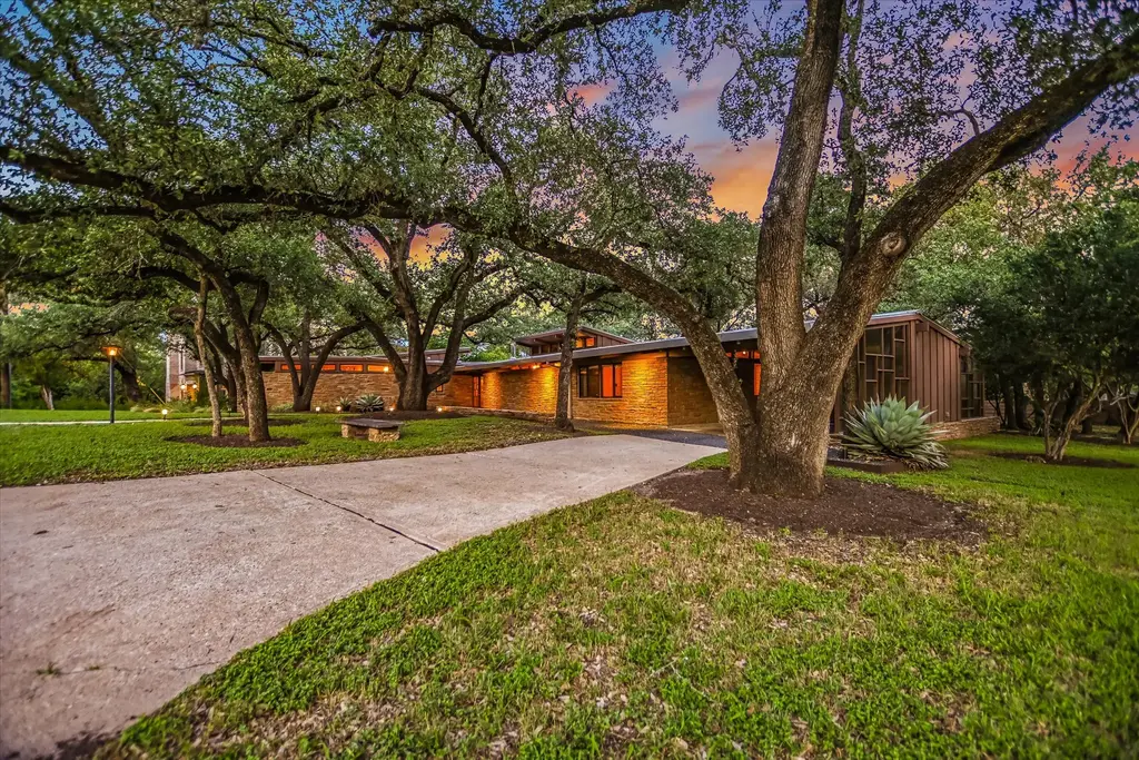 407 Almarion Dr, Austin