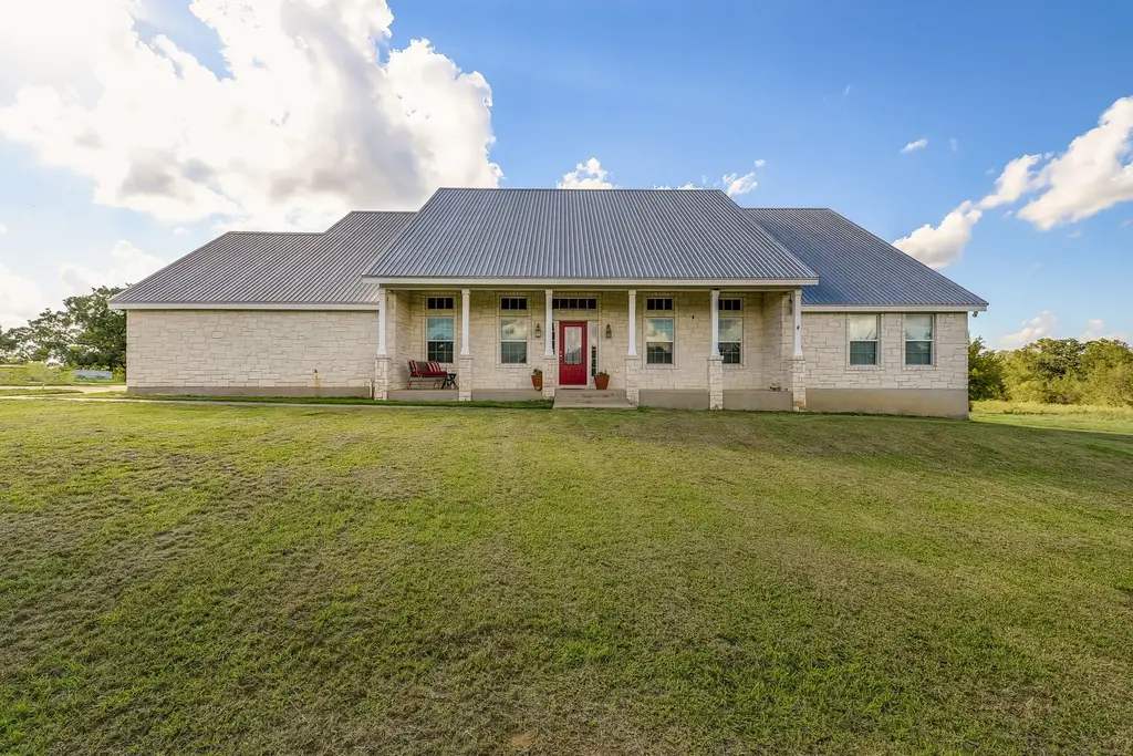525 Herron Trl, McDade