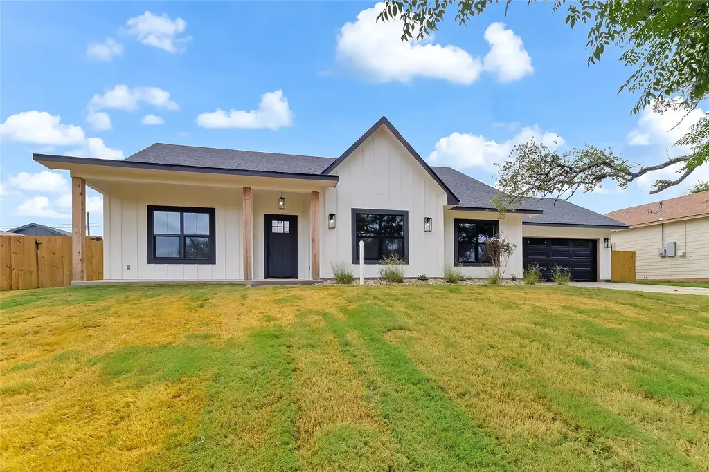 837 Birch Ln, Cottonwood Shores