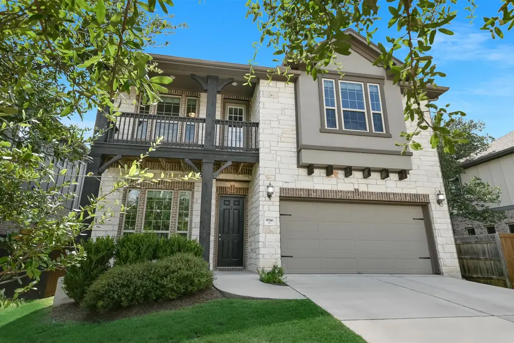 9516 Hunter Ln, Austin