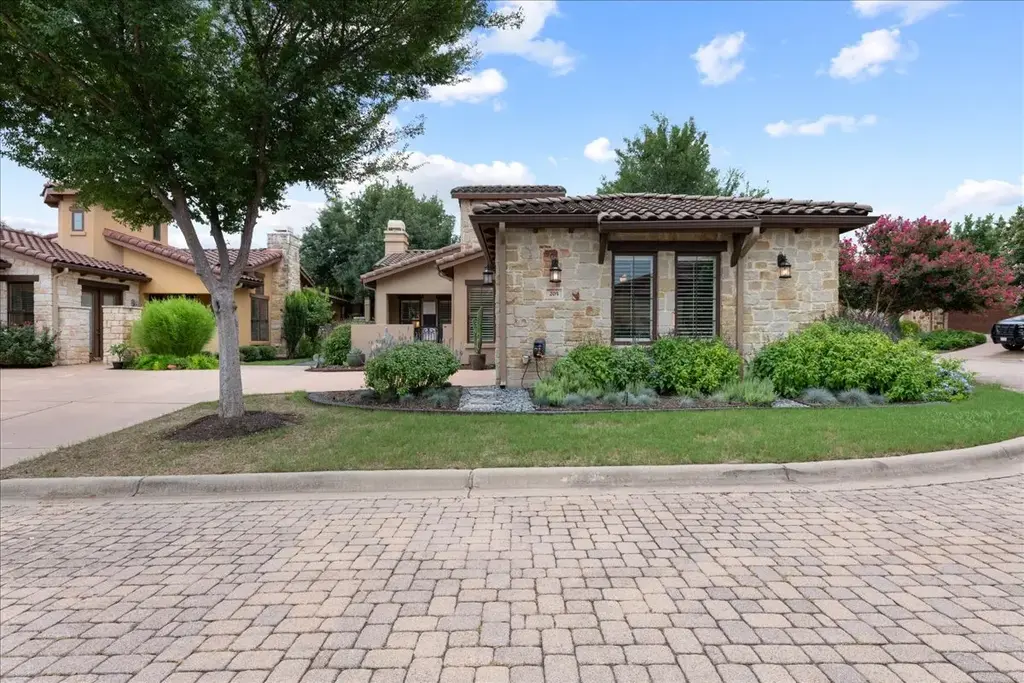 205 Versilia Cir, Lakeway
