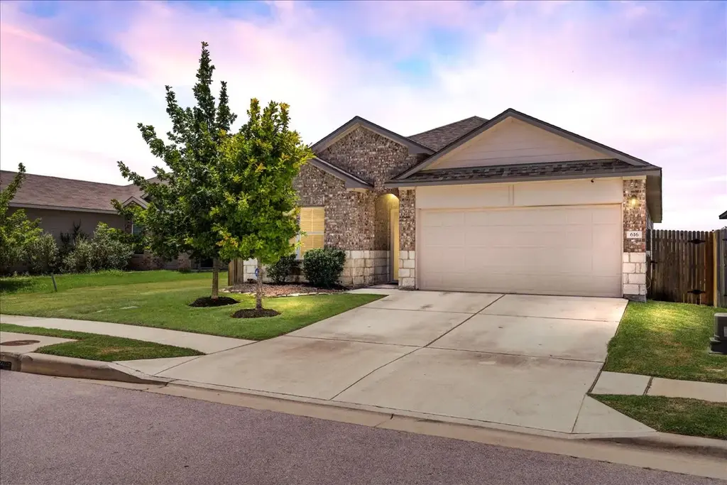 616 Independence Ave, Liberty Hill