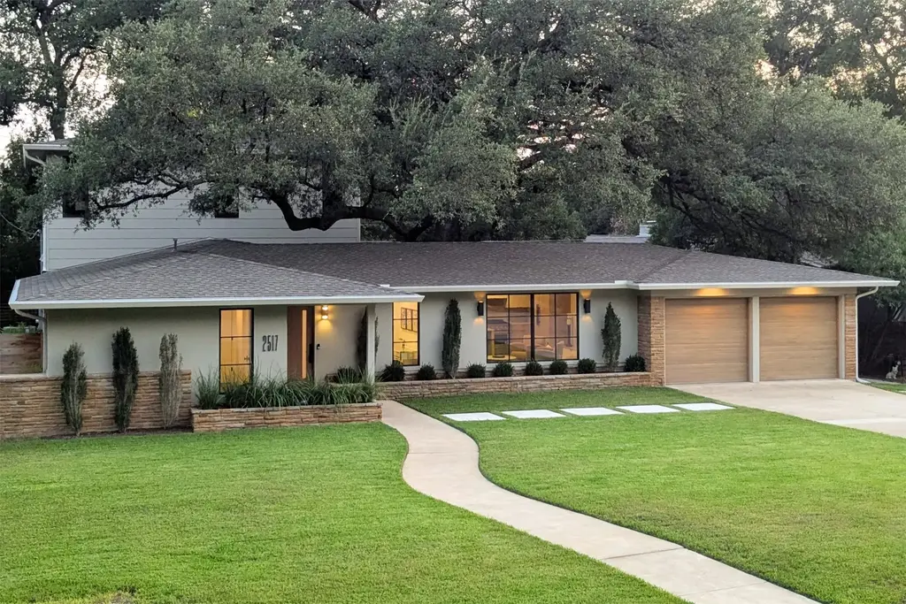 2517 Great Oaks Pkwy, Austin