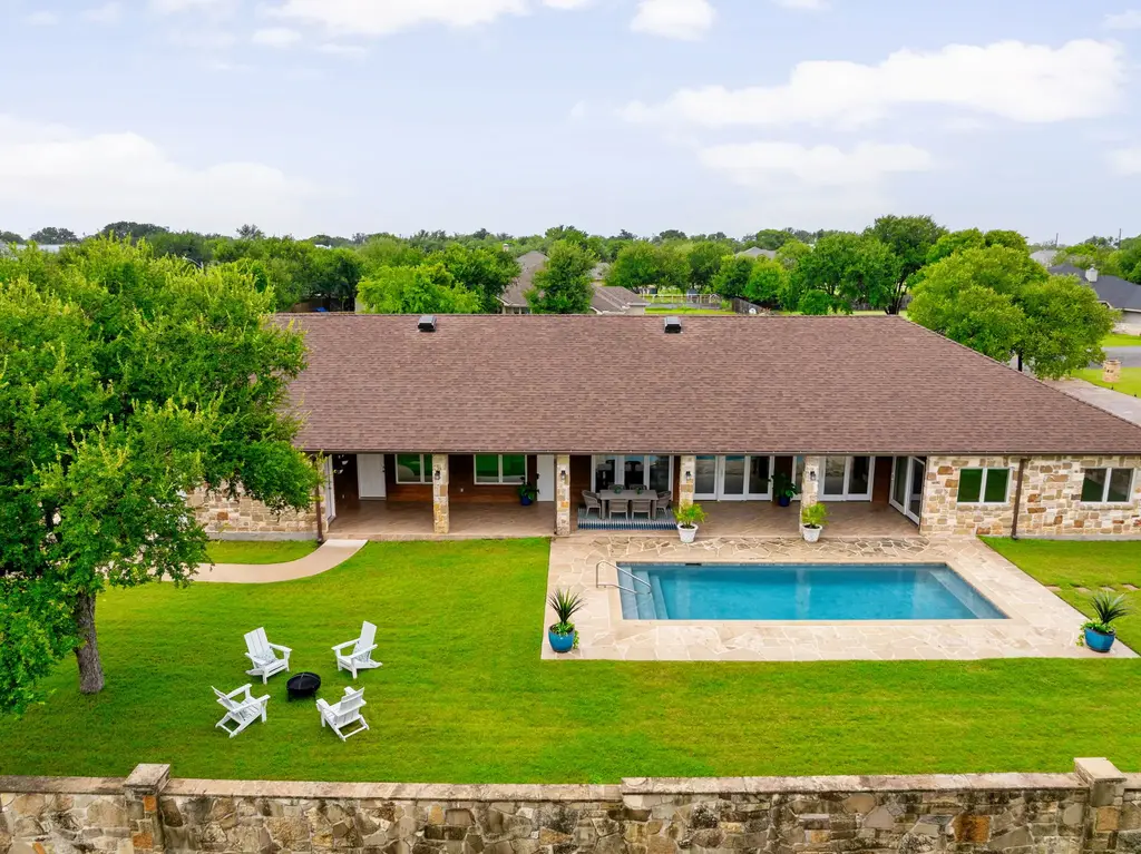 205 Buckingham Dr, Marble Falls