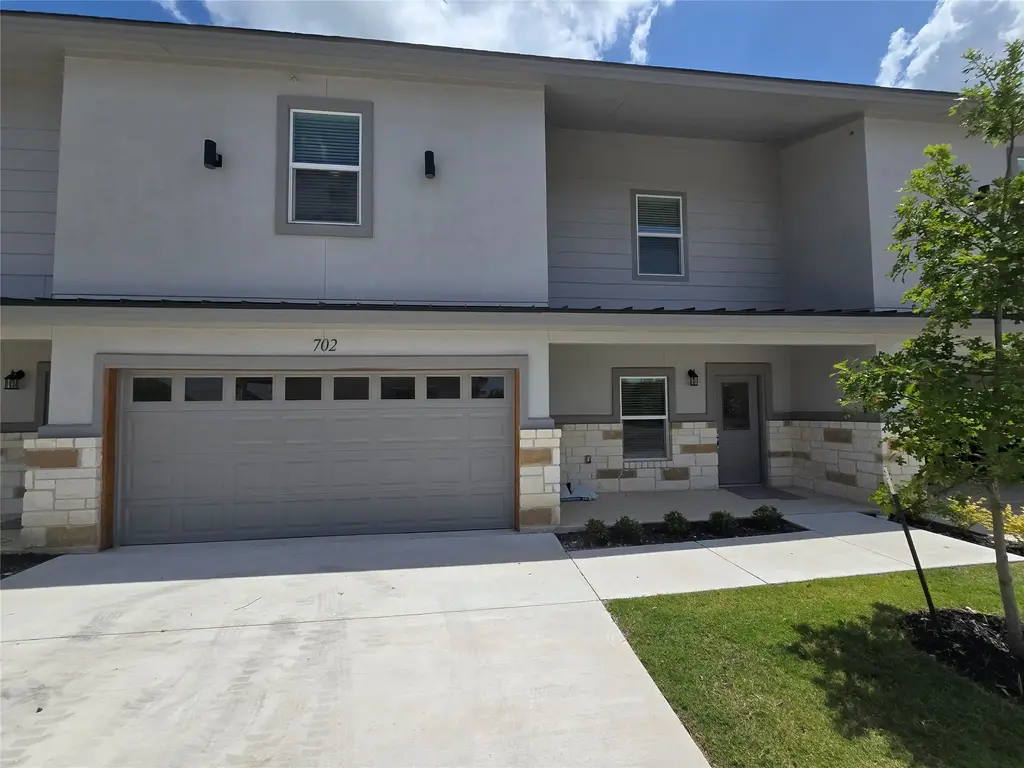 2105 Tiger Trl 702, Round Rock