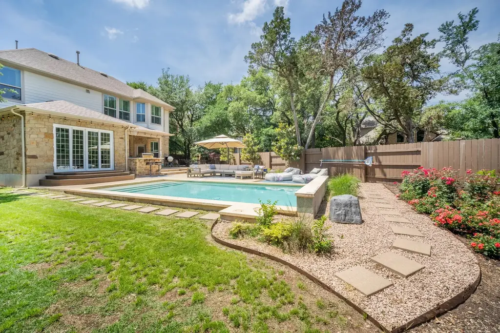 11612 Sierra Nevada, Austin