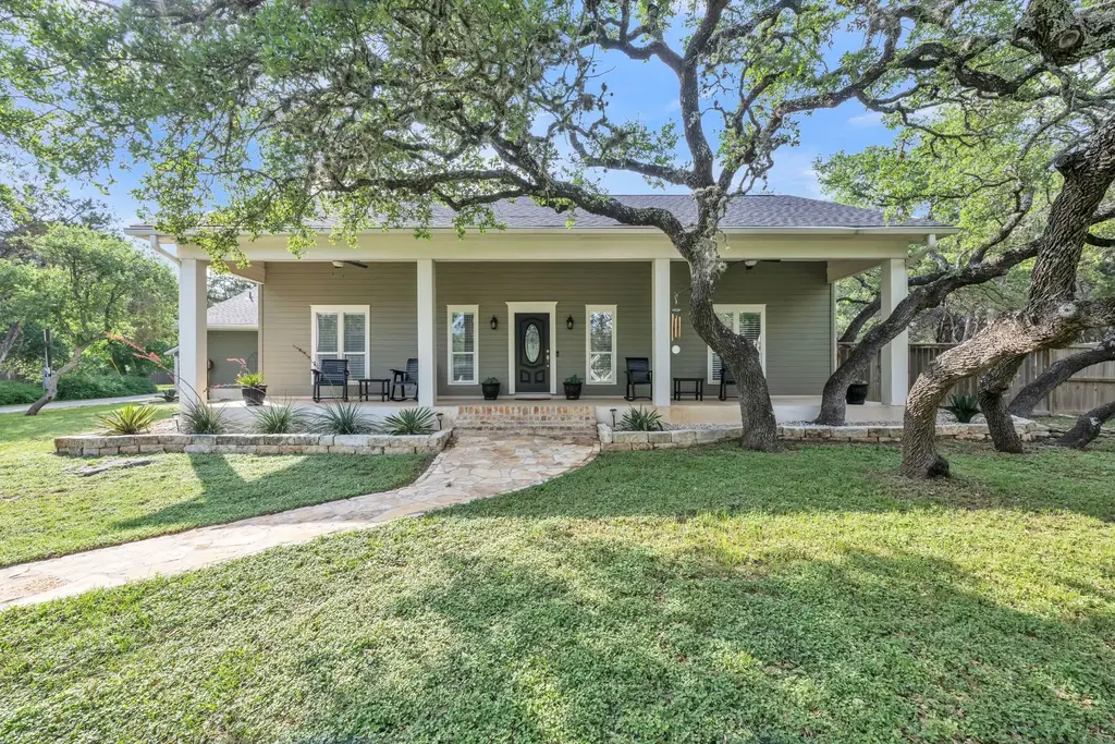 201 W View Dr, Wimberley