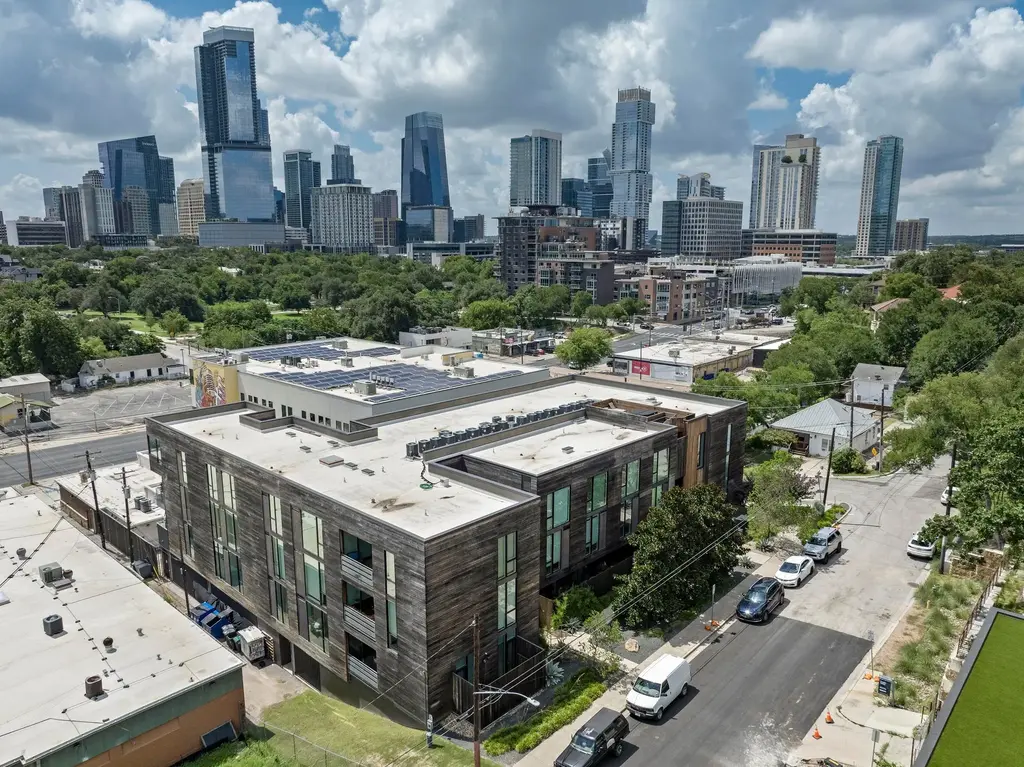 1010 W 10th St 102, Austin