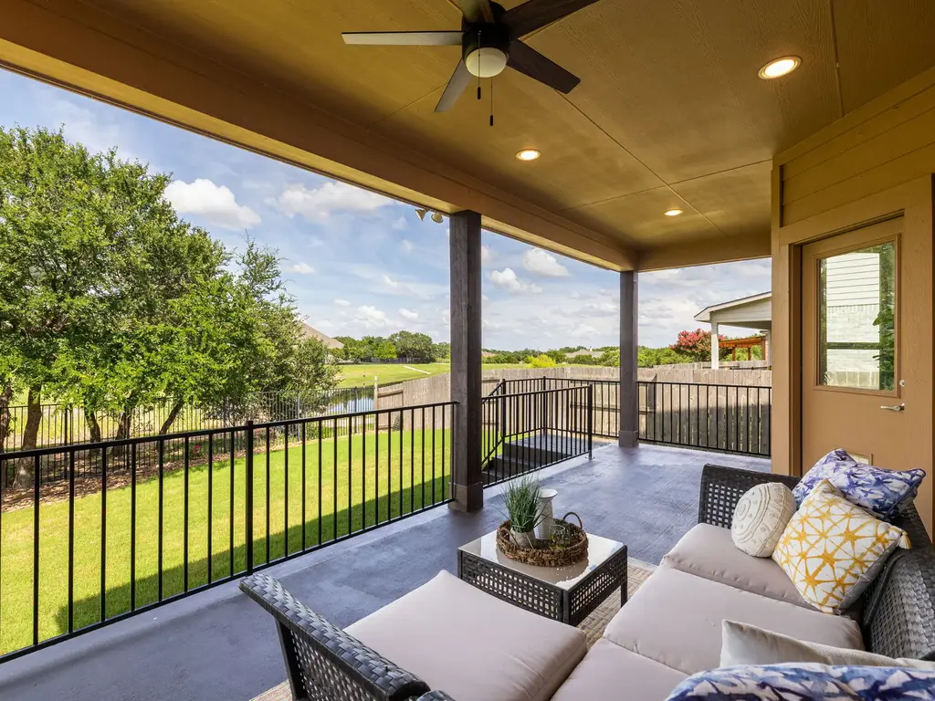 225 La Grotta Ln, Georgetown