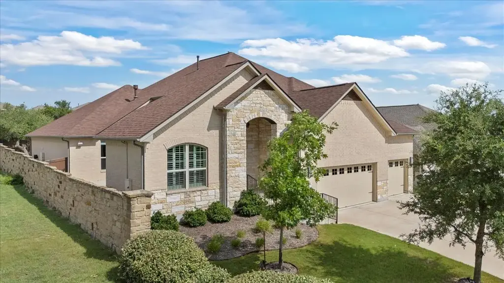 569 Mendocino Ln, Austin
