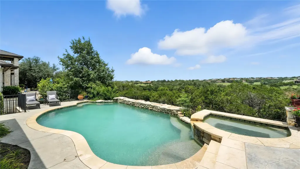 508 Golden Bear Dr, Austin