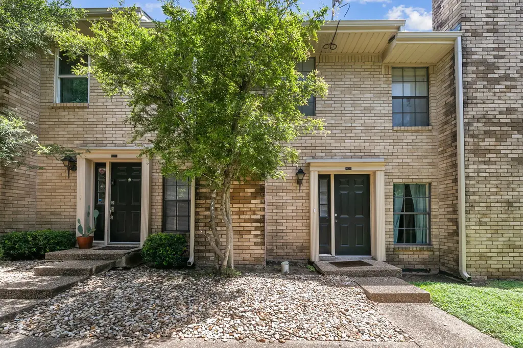 8400 Jamestown Dr 406, Austin