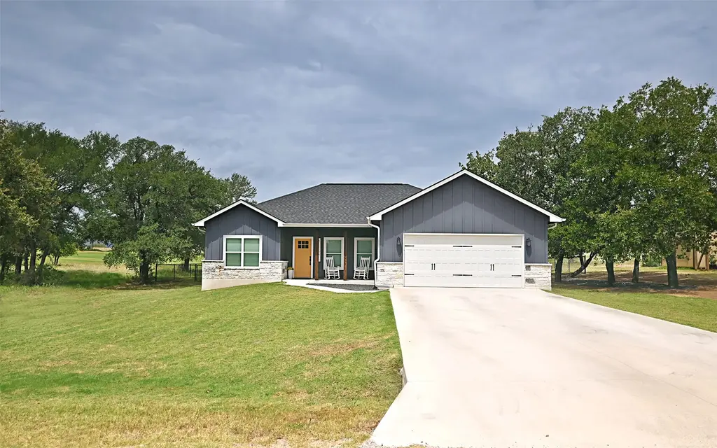 367 Chesterfield Dr, Kingsland