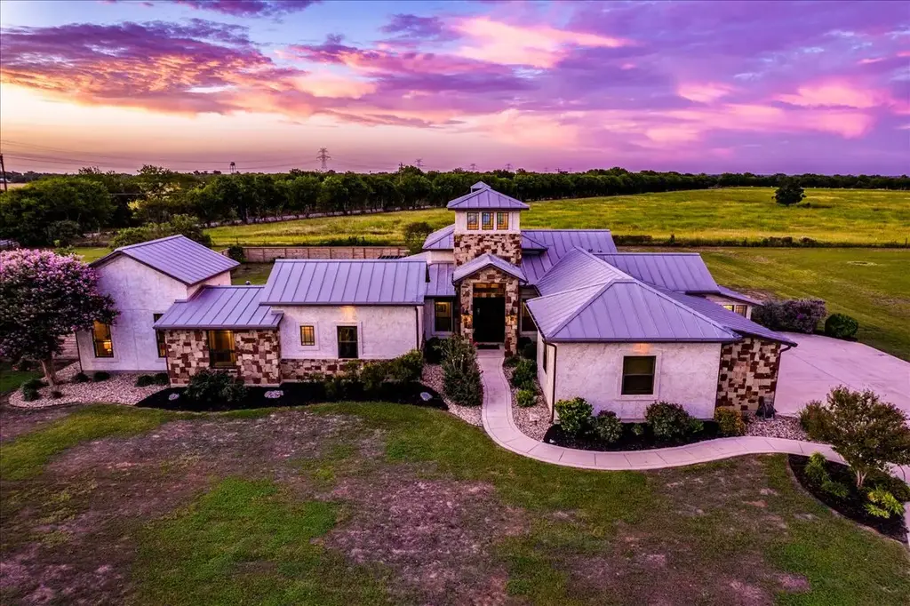 106 River Ranch Cir, Martindale