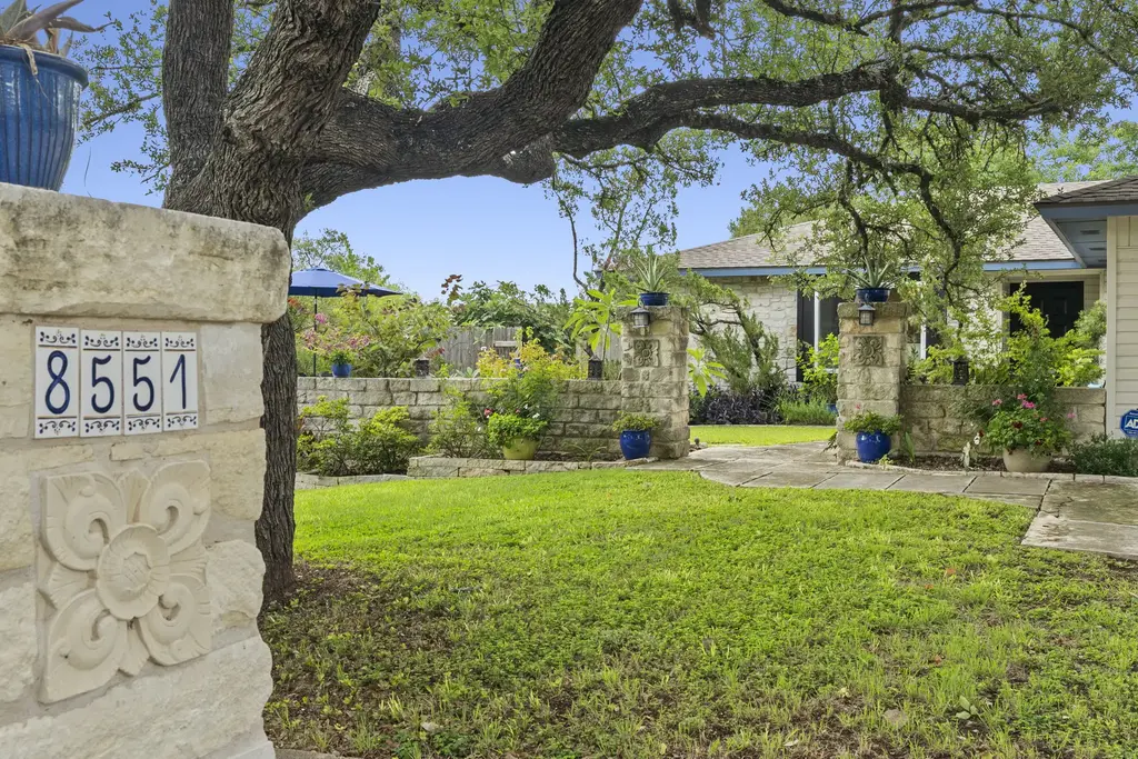 8551 Red Willow Dr, Austin