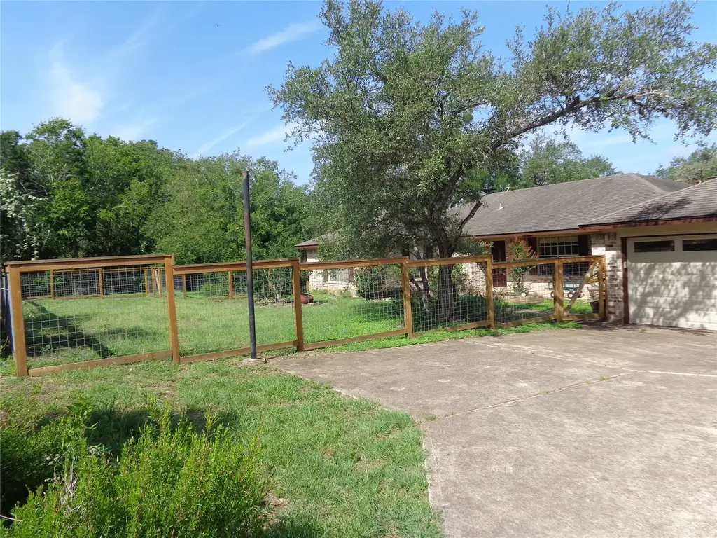 2806 Wren Rd, Manchaca