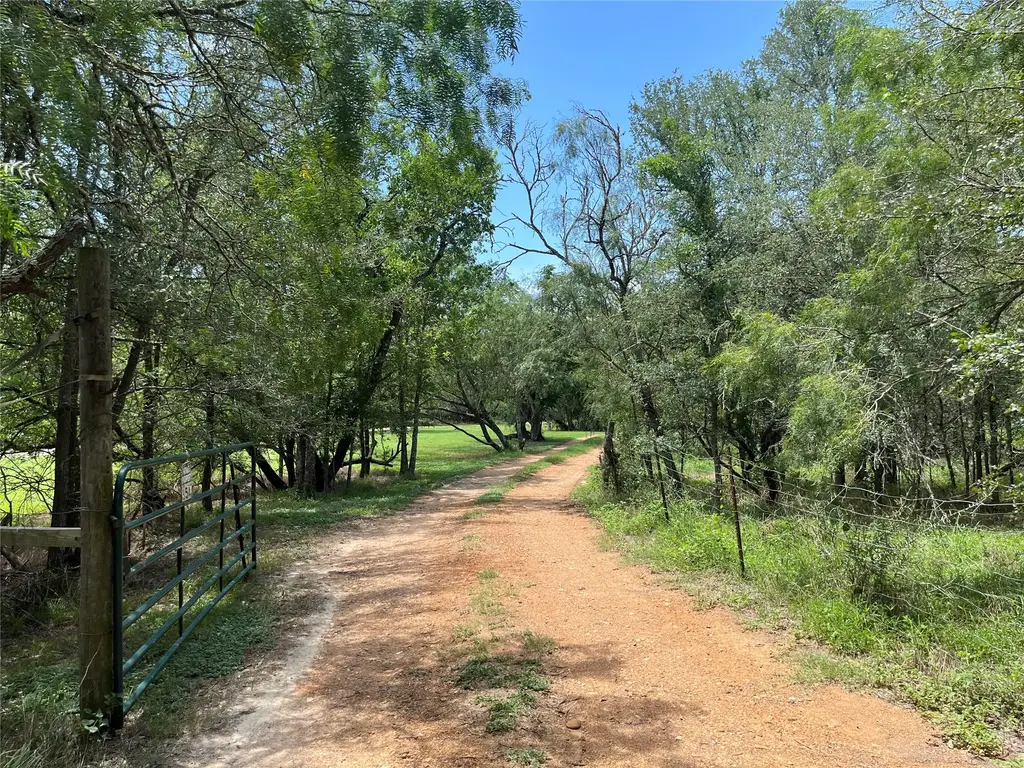 354 Lower Red Rock Rd, Bastrop