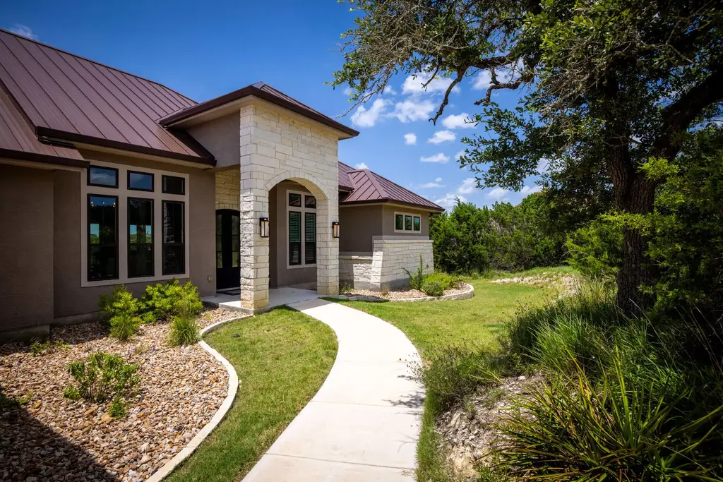 1471 Redcloud Peak Dr, Canyon Lake