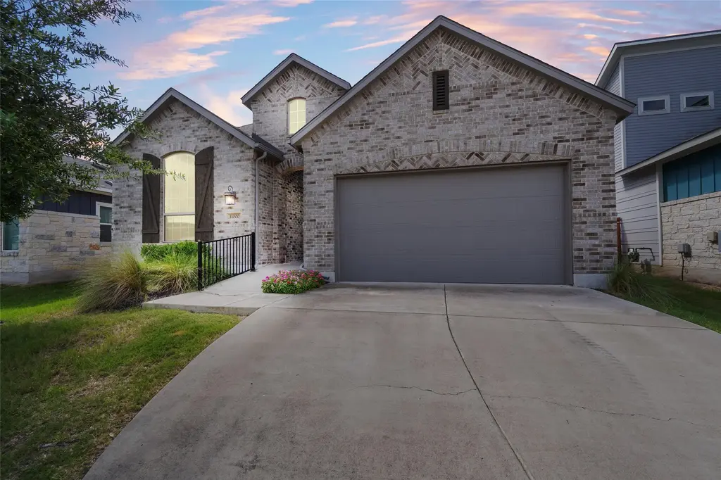 11000 American Mustang Loop, Manor