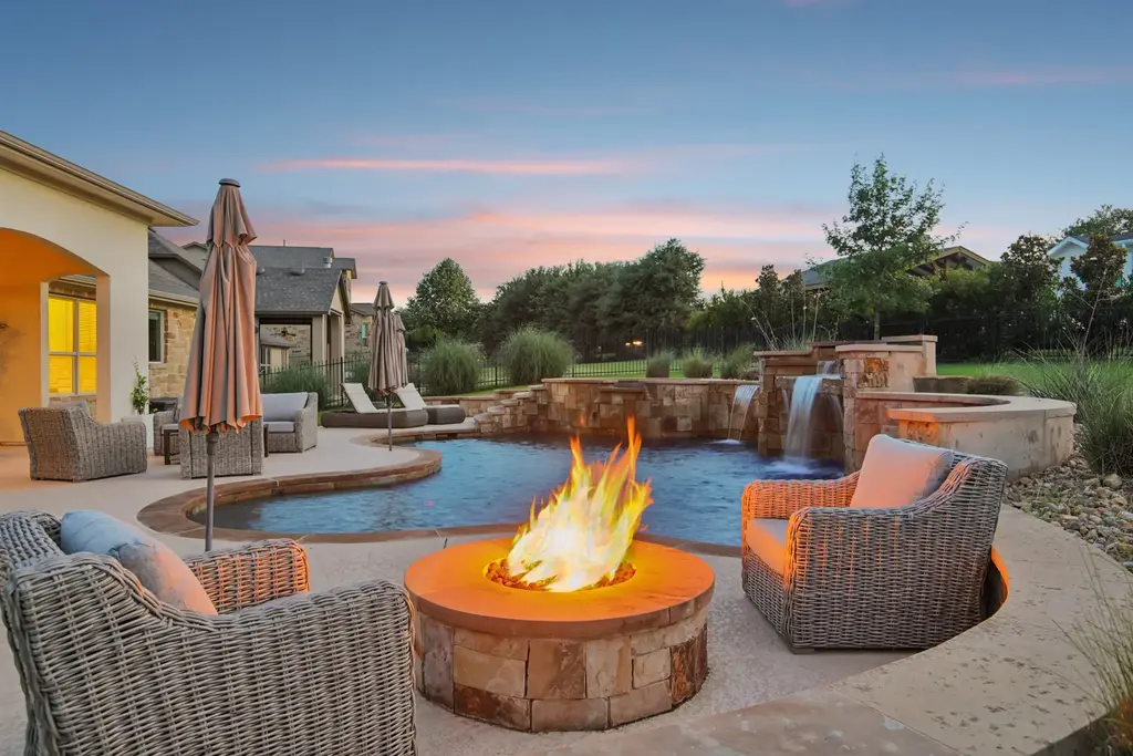 2401 Legend Trl, Leander