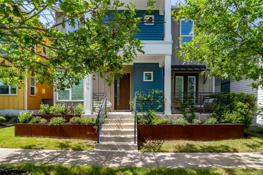 2308 Robert Browning St, Austin