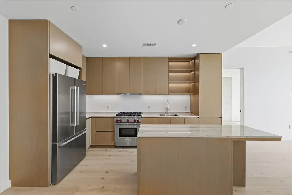 610 Davis St 2803, Austin