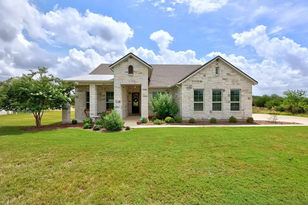 713 Sapling Dr, Driftwood