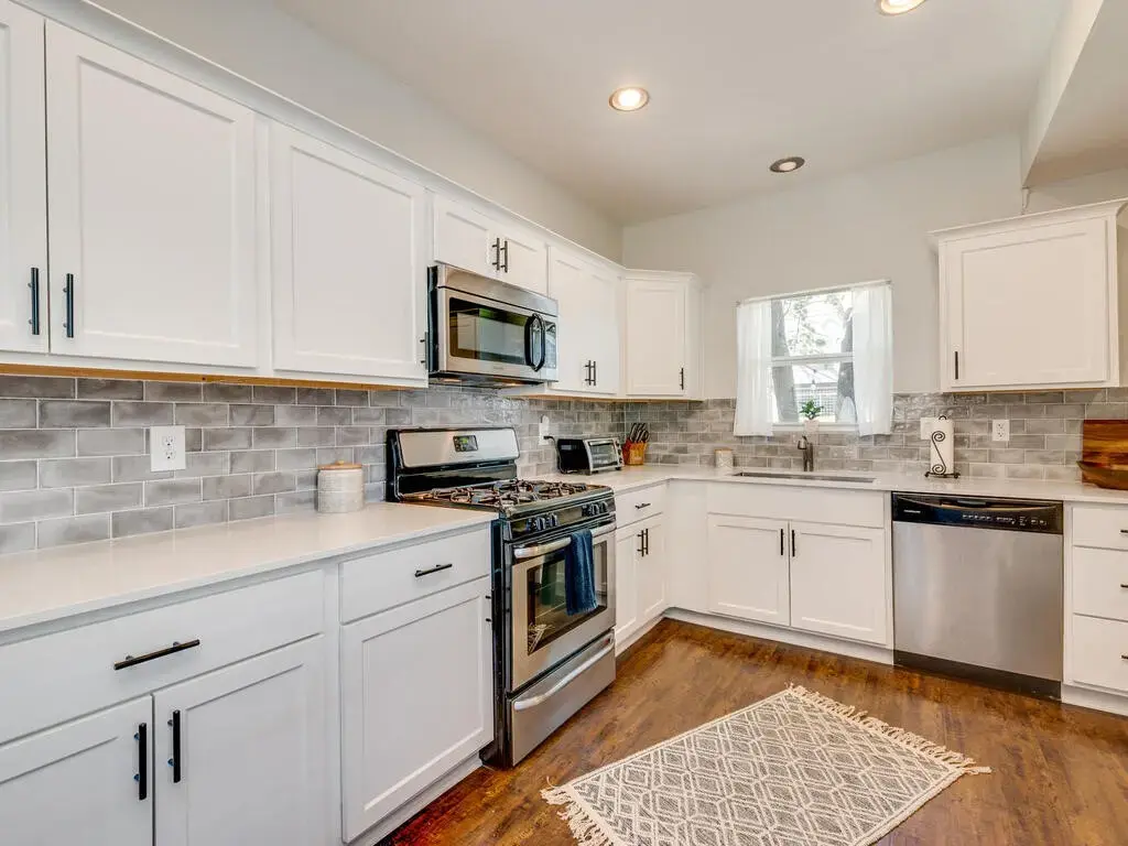 3010 E 14th St, Austin