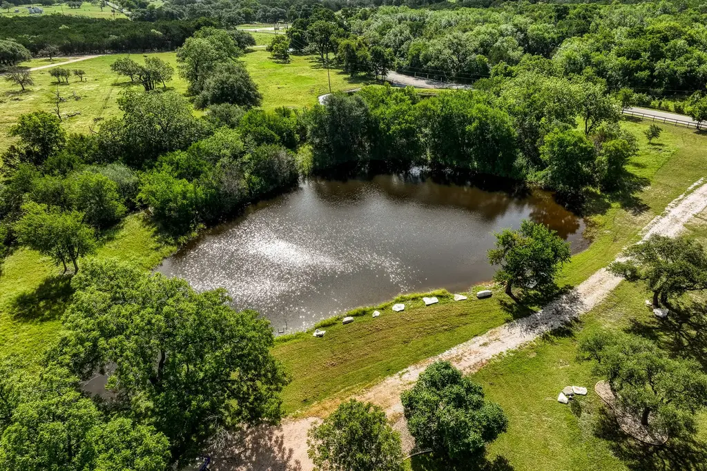 6928 County Road 252, Bertram