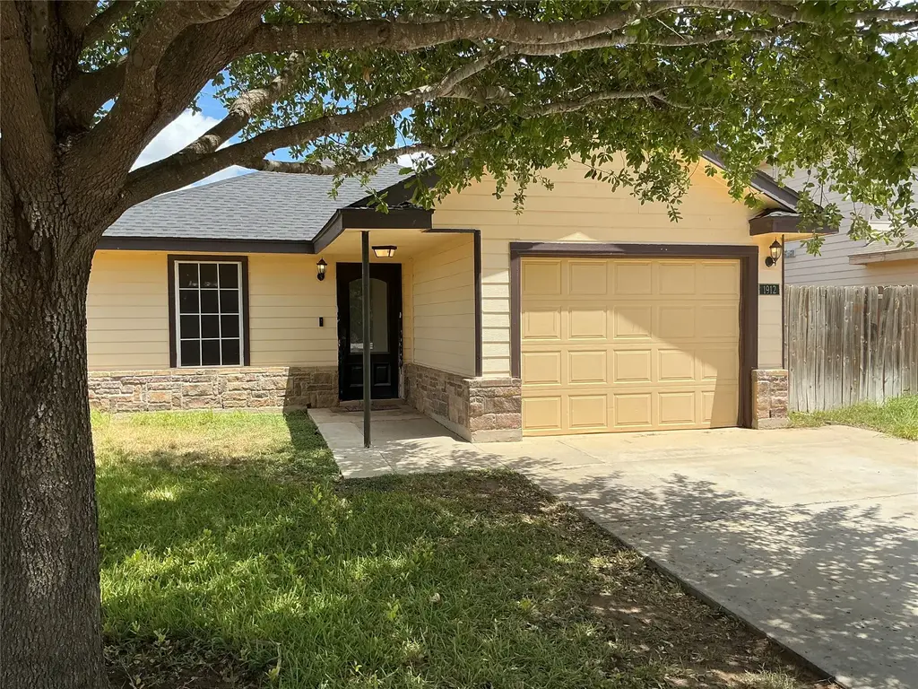 1912 Port Miami St, Laredo