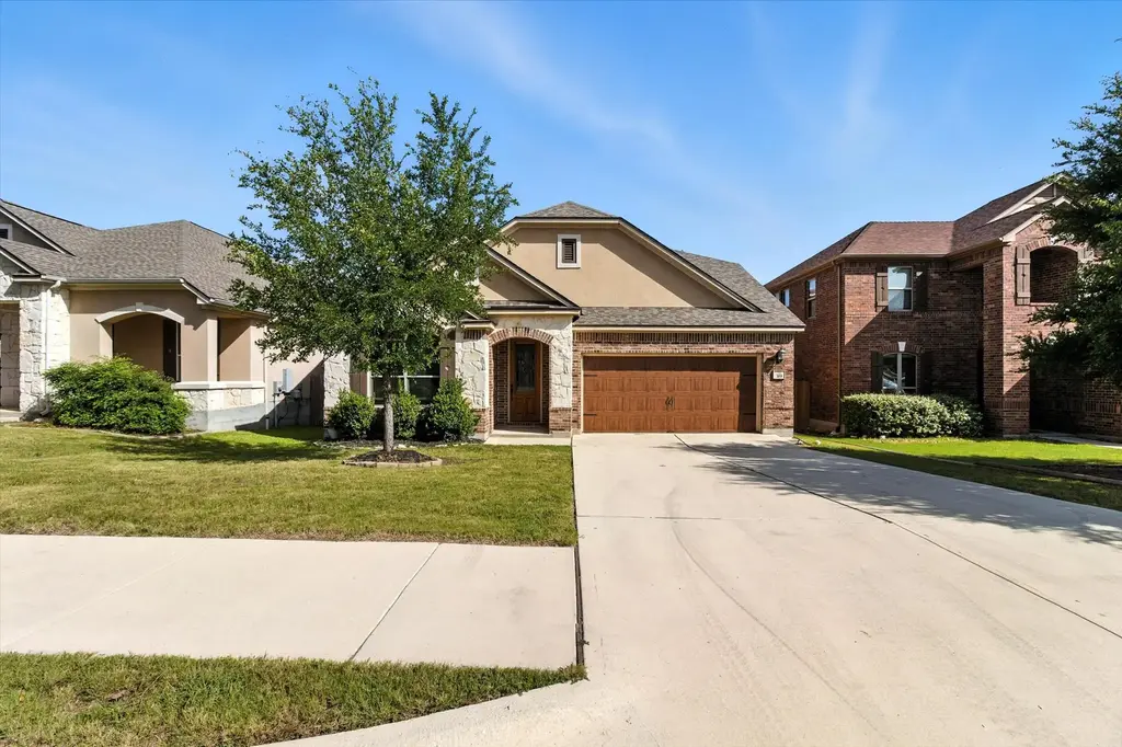 319 Hunters Hill Dr, San Marcos