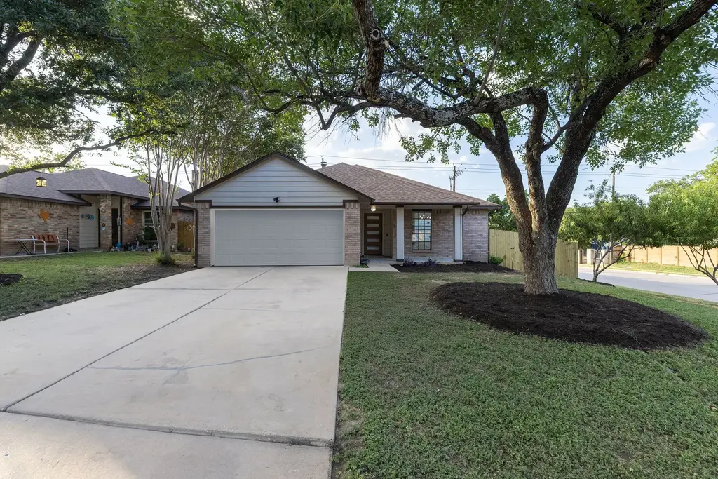 712 Clearwater Trl, Round Rock
