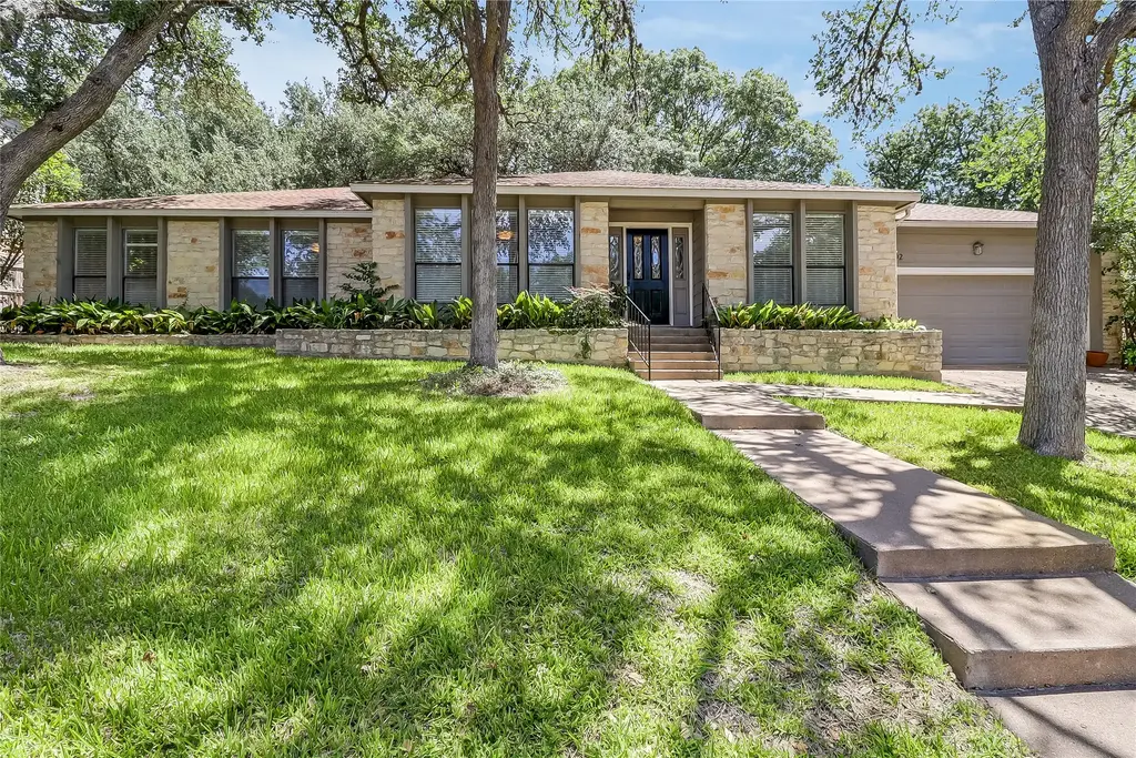 1302 Shannon Oaks Trl, Austin