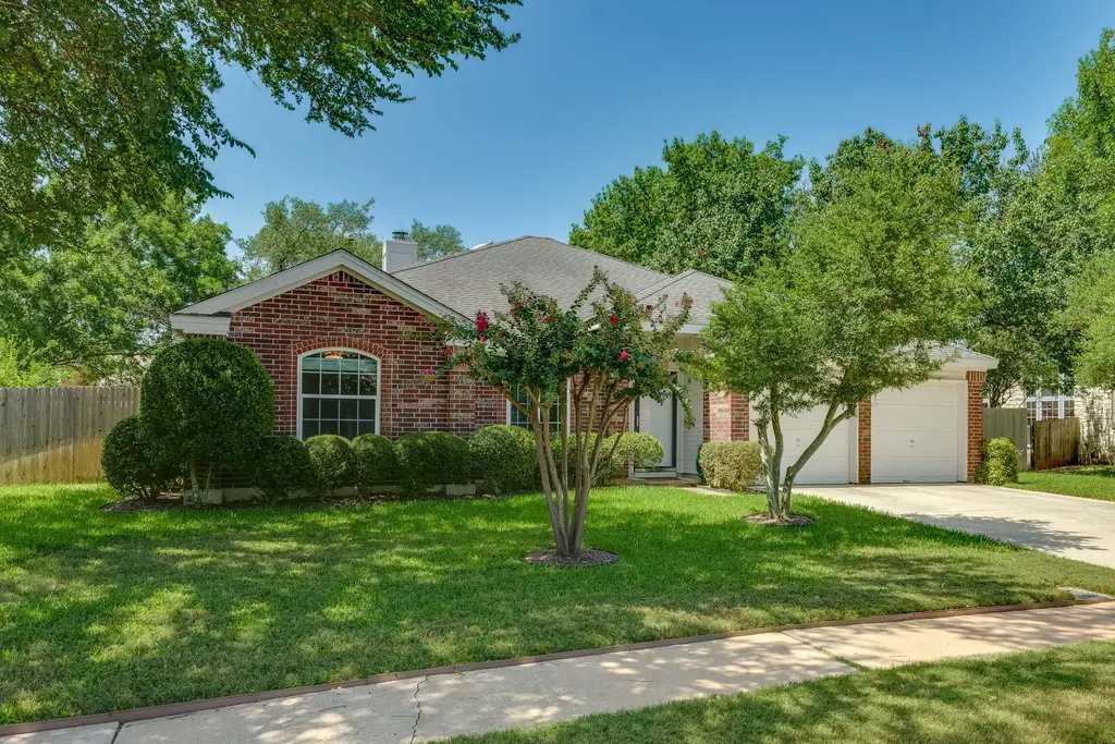 6611 Carisbrooke Ln, Austin